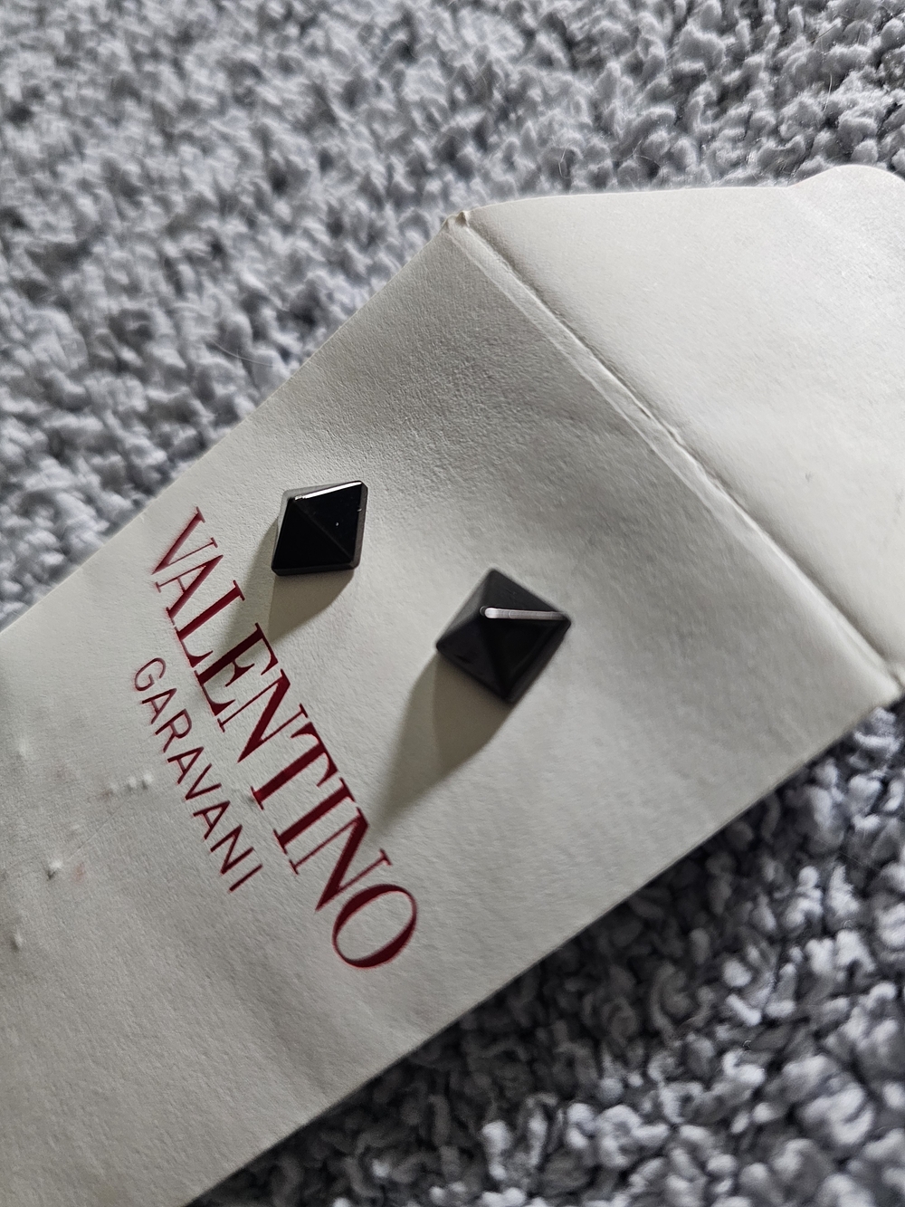 Valentino Garavani Black Pyramid Stud Replacements - Picture 3 of 4